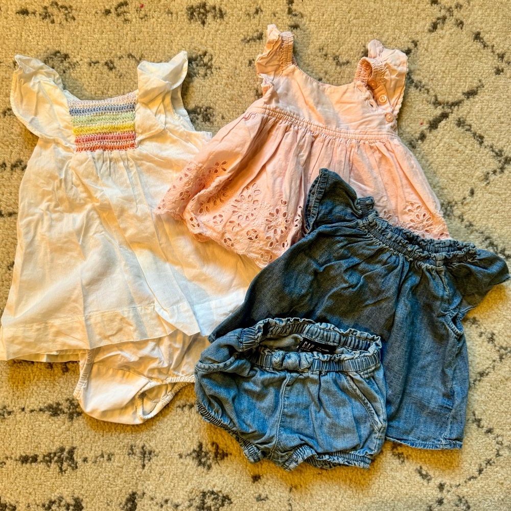 3 adorable Baby Gap girl outfits